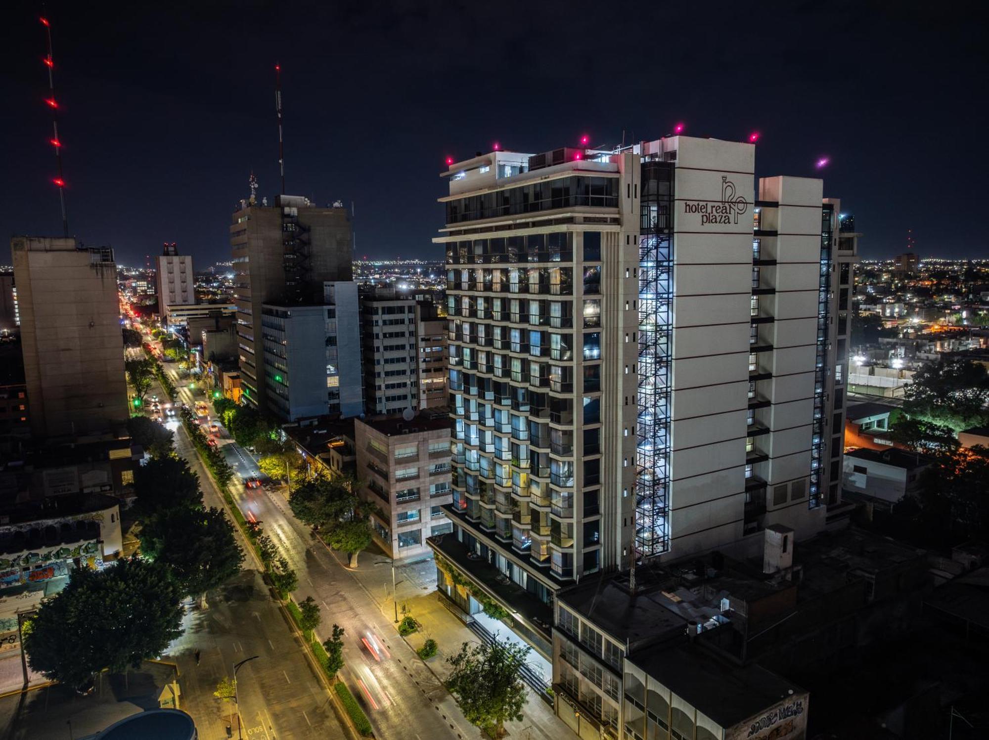 Hotel Real Plaza Сан-Луис-Потоси Экстерьер фото