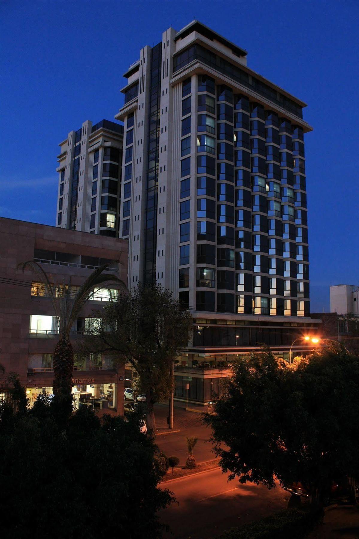 Hotel Real Plaza Сан-Луис-Потоси Экстерьер фото